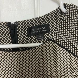 TAHARI SHEATH DRESS SIZE 10